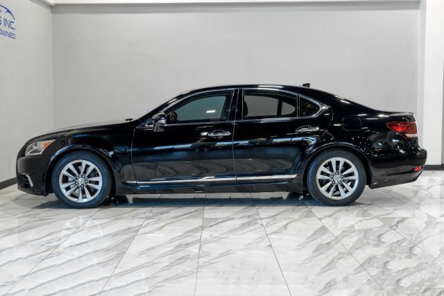 Used 2015 Lexus LS 460 w/ Comfort Package RWD image 17