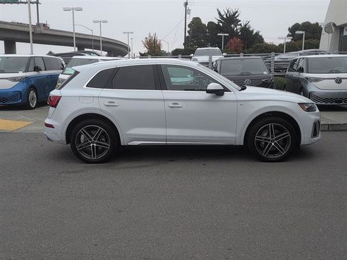Used 2021 Audi Q5 e Premium Plus w/ Premium Plus Package image 6