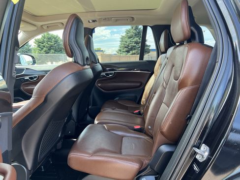 Used 2019 Volvo XC90 T6 Momentum AWD/4WD image 10