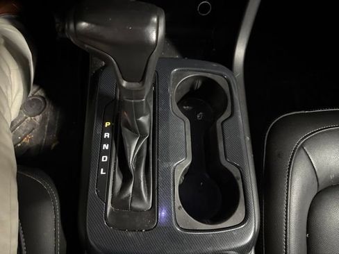 Used 2018 Chevrolet Colorado Z71 AWD/4WD image 13