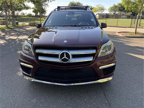 Used 2013 Mercedes-Benz GL 550 4MATIC image 4