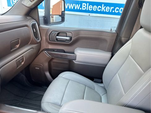 Used 2021 Chevrolet Silverado 1500 LTZ w/ LTZ Premium Package image 31