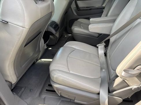 Used 2016 GMC Acadia SLT FWD image 13