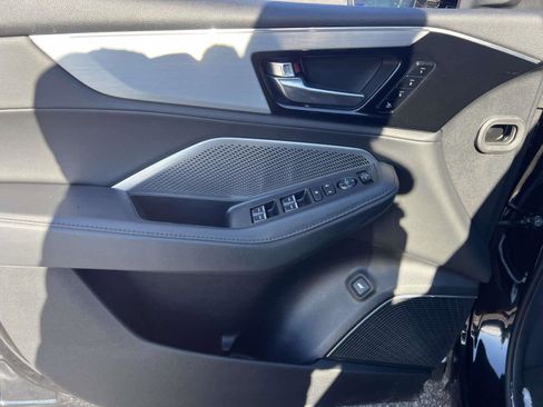 Used 2023 Acura MDX image 18