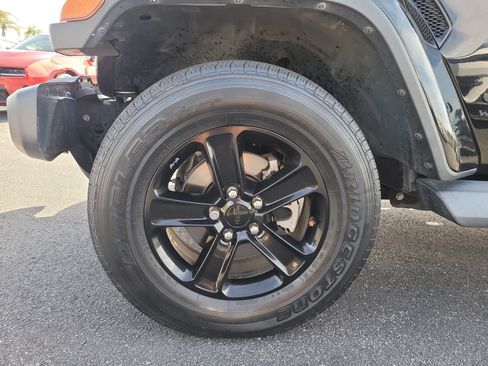 Used 2020 Jeep Wrangler Unlimited Sahara AWD/4WD image 9