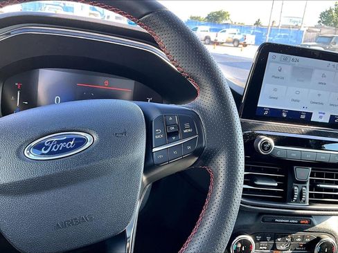 Used 2025 Ford Escape ST-Line AWD/4WD image 19