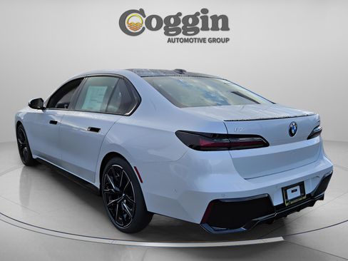 New 2026 BMW i7 eDrive50 w/ M Sport Package image 2