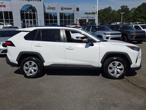 Used 2021 Toyota RAV4 LE FWD image 13