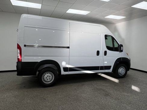 New 2026 RAM ProMaster 2500 w/ Storage Group image 21