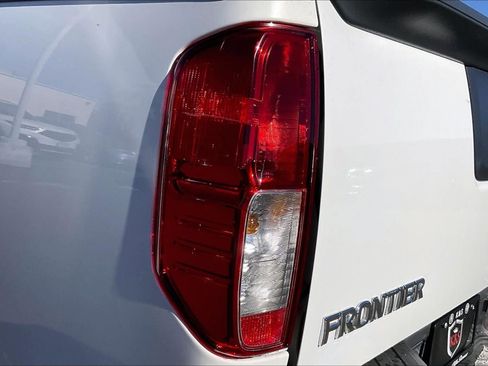 Used 2017 Nissan Frontier SV image 24