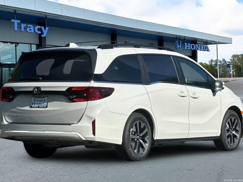 New 2026 Honda Odyssey EX-L image 4