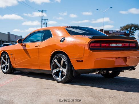 Used 2014 Dodge Challenger R/T RWD image 6