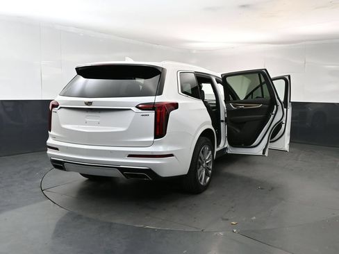 Used 2022 Cadillac XT6 Premium Luxury w/ Platinum Package AWD/4WD image 29