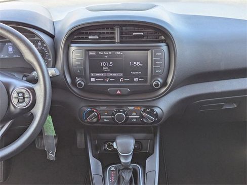 Used 2022 Kia Soul LX w/ Technology Package image 16