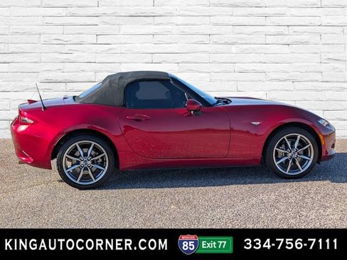 Used 2023 MAZDA MX-5 Miata Grand Touring RWD image 2