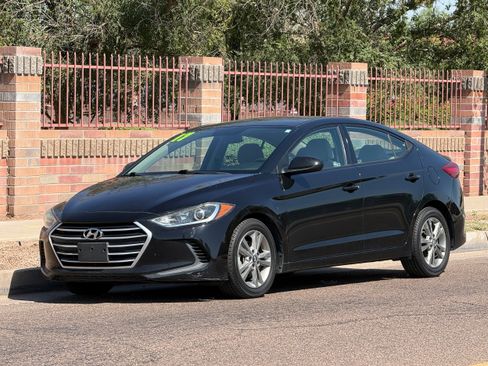 Used 2017 Hyundai Elantra SE FWD image 1
