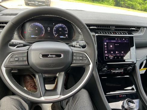 New 2026 Jeep Grand Cherokee Laredo AWD/4WD image 28