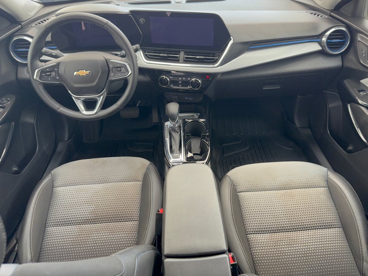 Used 2025 Chevrolet Trax LT w/ LT Convenience Package FWD image 17