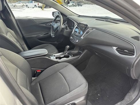 Used 2016 Chevrolet Malibu LT image 15