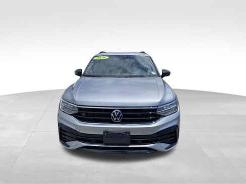 Used 2024 Volkswagen Tiguan SE R-Line AWD/4WD image 3