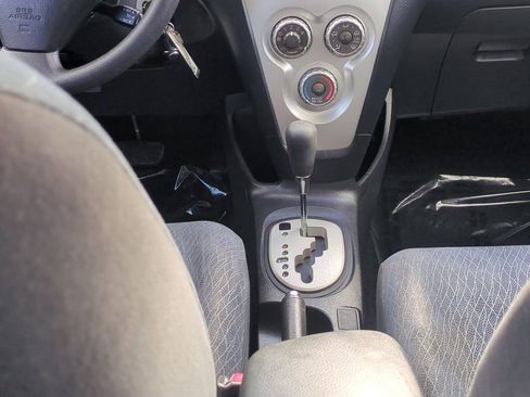 Used 2008 Toyota Yaris Base image 19