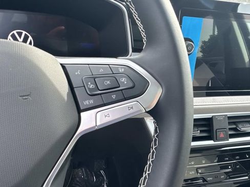 New 2025 Volkswagen Taos SE image 7