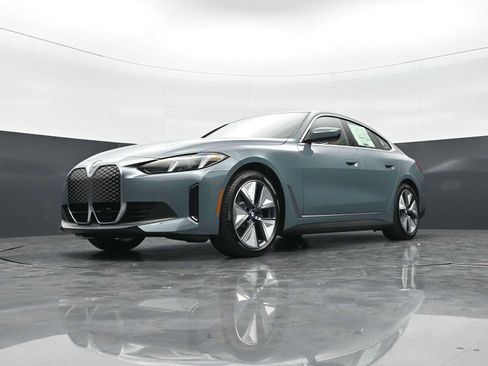 New 2026 BMW i4 eDrive40 w/ Premium Package RWD image 16