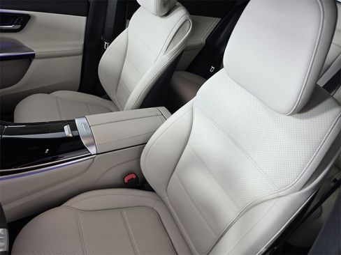 New 2026 Mercedes-Benz GLC 300 image 8