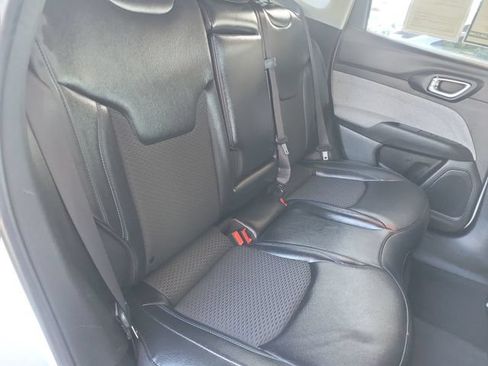 Used 2022 Jeep Compass Latitude FWD image 25