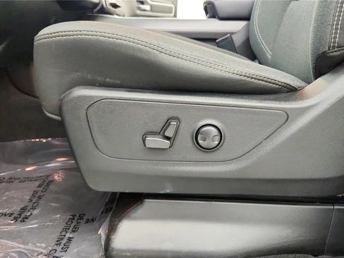 Used 2022 RAM 1500 Big Horn AWD/4WD image 30