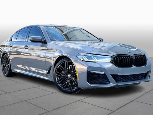 Used 2021 BMW 540i w/ M Sport Package image 3
