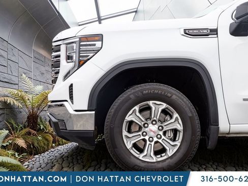 Used 2025 GMC Sierra 1500 SLT image 28