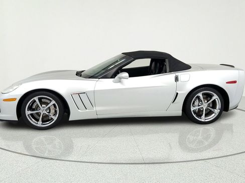 Used 2010 Chevrolet Corvette Grand Sport w/ Preferred Equipment Group RWD image 2
