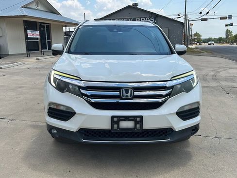 Used 2018 Honda Pilot Touring image 8