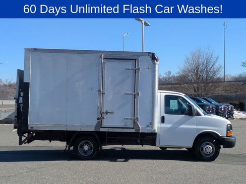 Used 2014 Chevrolet Express 3500 image 2