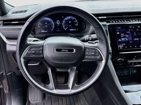 Used 2021 Jeep Grand Cherokee L Laredo RWD image 11
