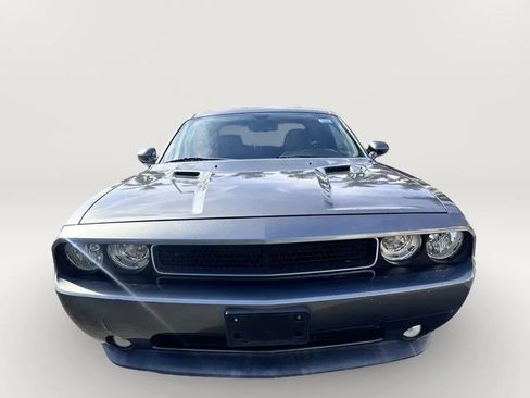 Used 2011 Dodge Challenger RWD image 5