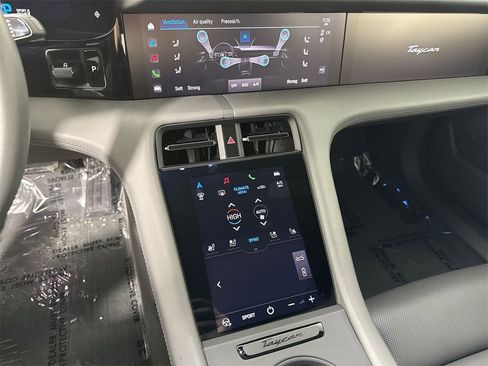 Certified 2024 Porsche Taycan image 31