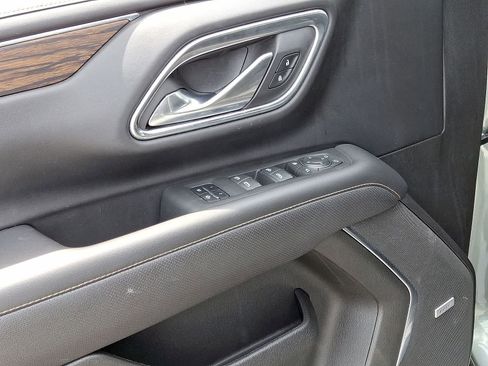 Used 2023 Chevrolet Suburban Premier RWD image 28