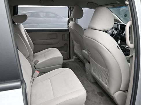 Used 2018 Kia Sedona L FWD image 28