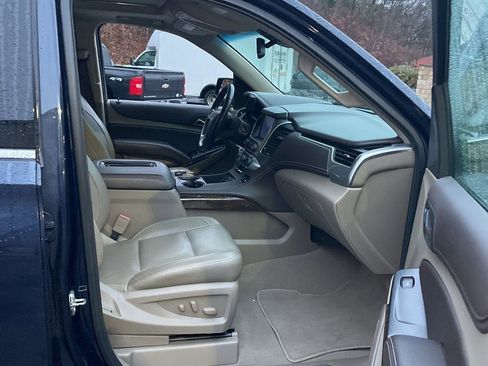 Used 2019 Chevrolet Tahoe LT image 3