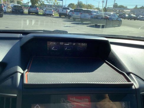 Used 2020 Subaru Crosstrek 2.0i Limited w/ Moonroof Package image 35