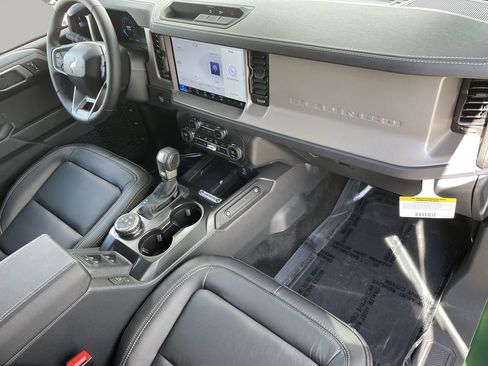 New 2025 Ford Bronco Outer Banks w/ Black Appearance Package image 10