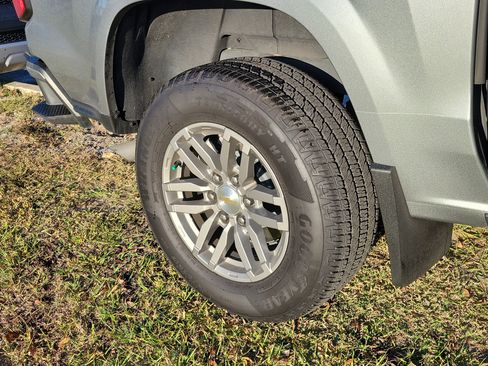 Used 2023 Chevrolet Colorado LT w/ LT Convenience Package image 15