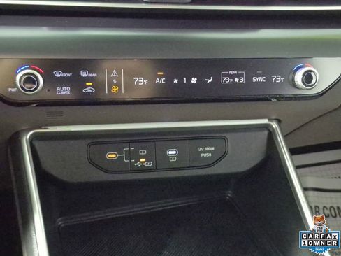 Used 2025 Kia Carnival FWD image 18
