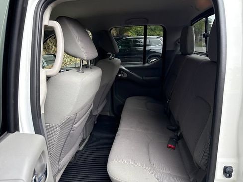 Used 2015 Nissan Frontier SV AWD/4WD image 13