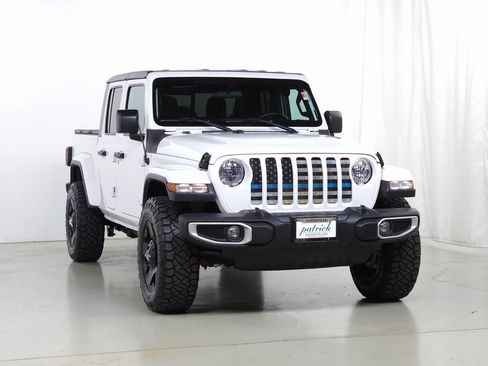 Used 2020 Jeep Gladiator Sport w/ Quick Order Package 24S image 10