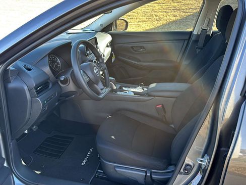 Used 2025 Nissan Sentra S image 8