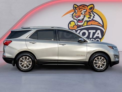 Used 2018 Chevrolet Equinox LT w/ Sun & Infotainment Package image 6