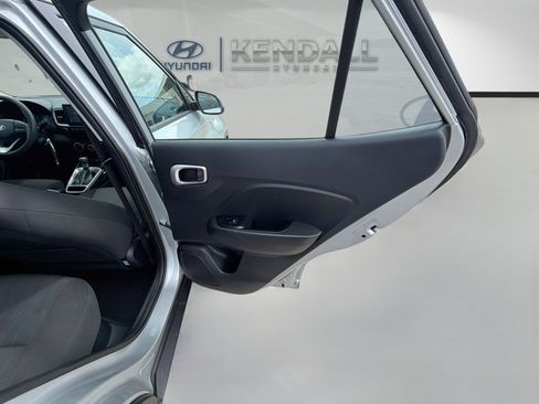 Used 2022 Hyundai Venue SE w/ Cargo Package FWD image 28